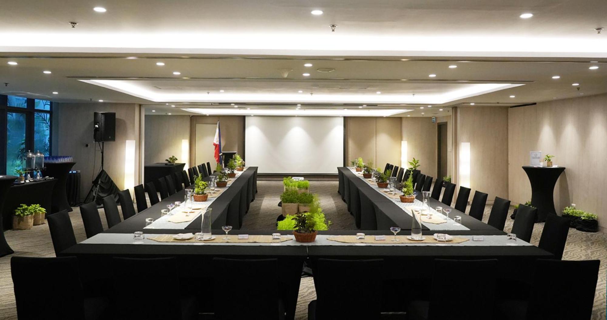 Savoy Manila 4* Pasay